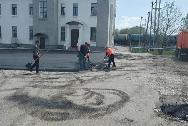 В Тамале ведутся работы по благоустройству территории возле Железнодорожного вокзала В Тамале ведутся работы по благоустройству территории возле Железнодорожного вокзала